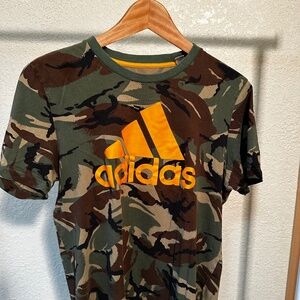 Men's Adidas T-shirt Medium